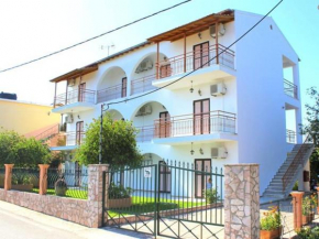 Mejanis Apartments by Corfuescapes
